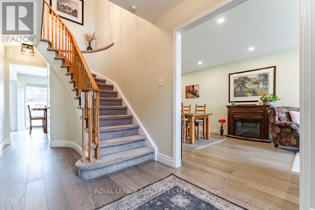 3677 Colonial Drive, Mississauga, Ontario  L5L 4P2 - Photo 24 - W12159590