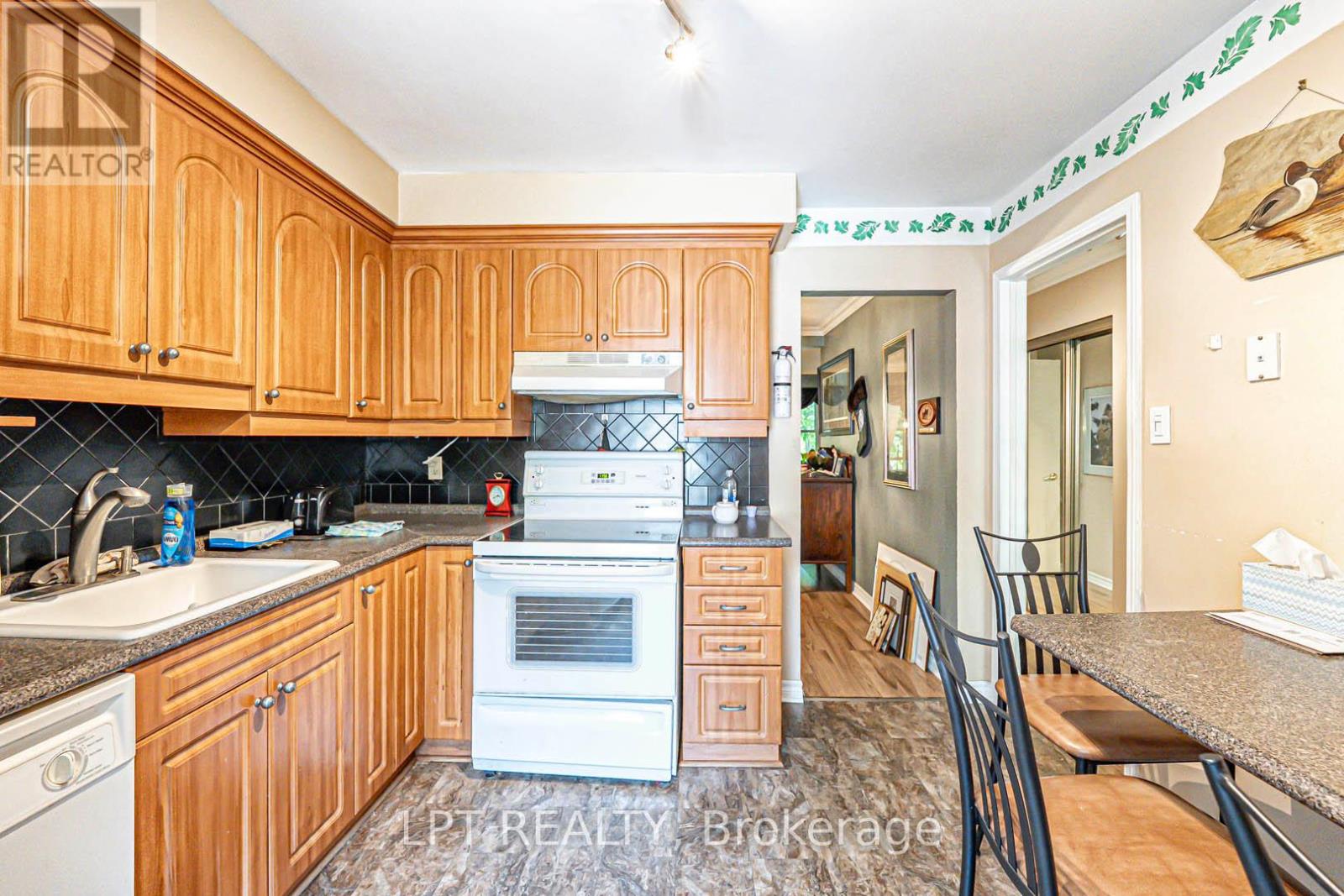 7 - 2169 Mountain Grove Avenue, Burlington, Ontario  L7P 2H8 - Photo 18 - W12192676