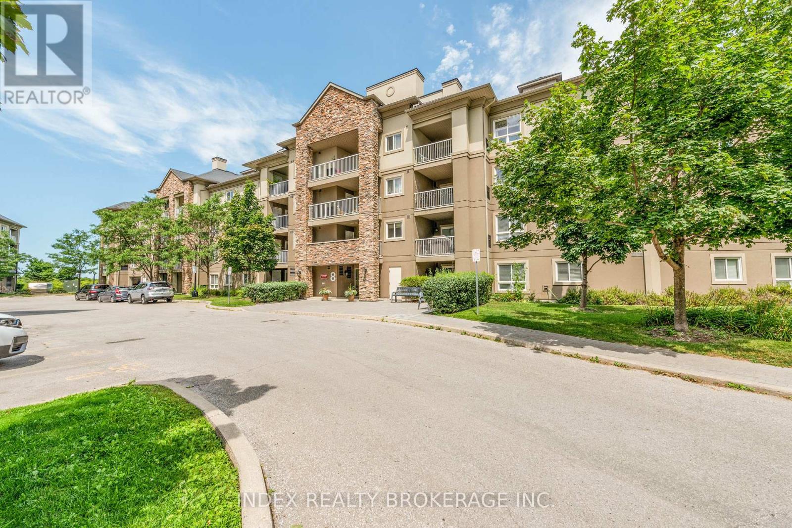 1218 - 8 Dayspring Circle, Brampton (Goreway Drive Corridor), Ontario  L6P 2Z7 - Photo 4 - W12194812