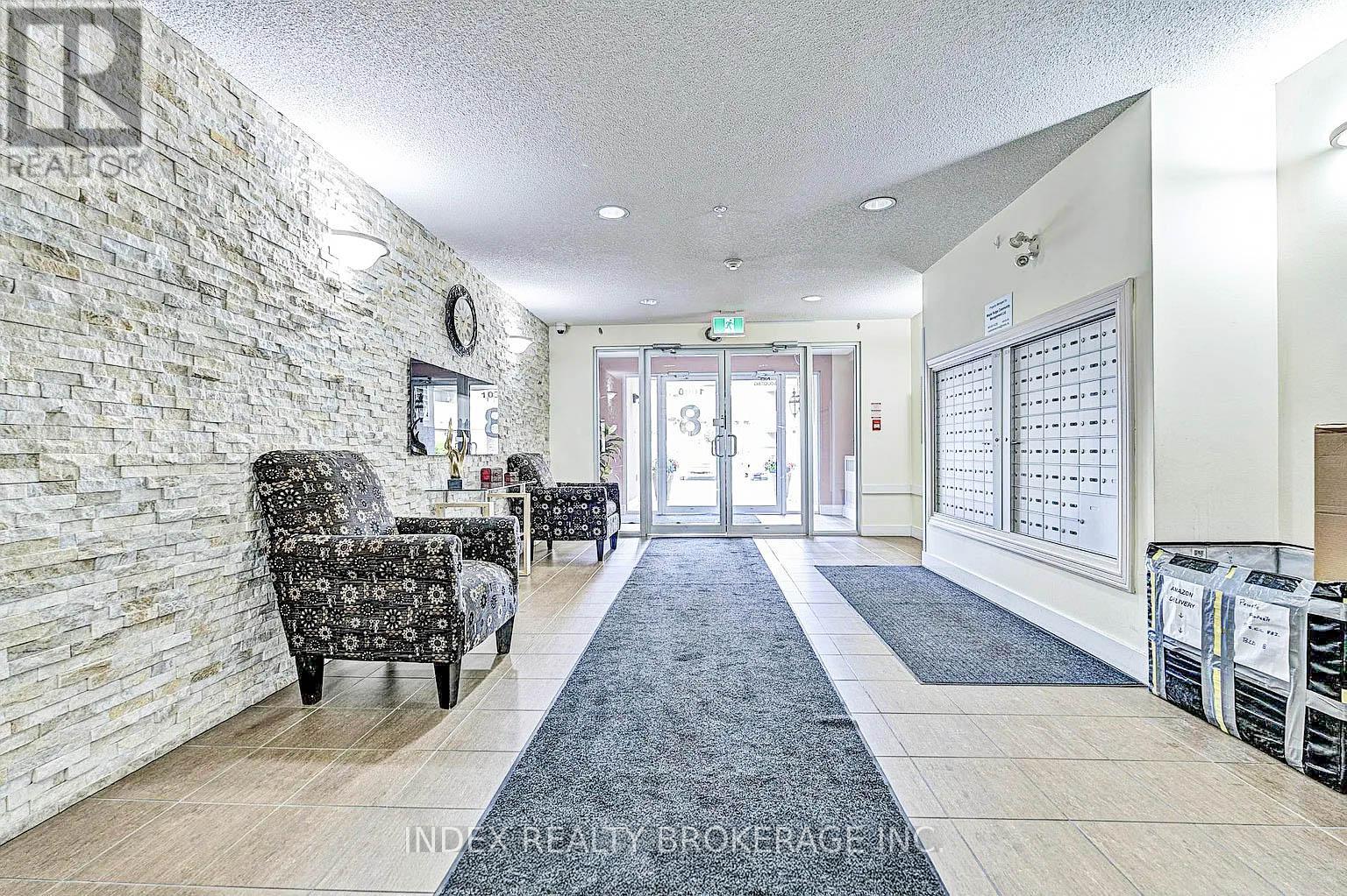 1218 - 8 Dayspring Circle, Brampton (Goreway Drive Corridor), Ontario  L6P 2Z7 - Photo 8 - W12194812
