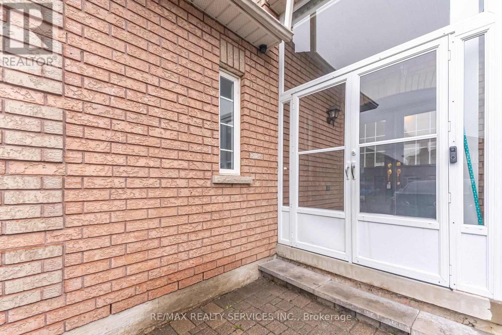 5611 Armando Avenue, Mississauga, Ontario  L5V 3A7 - Photo 5 - W12194836