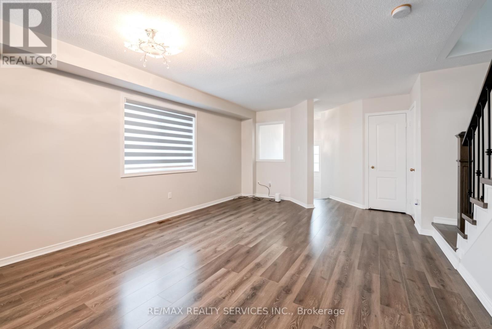 5611 Armando Avenue, Mississauga, Ontario  L5V 3A7 - Photo 9 - W12194836