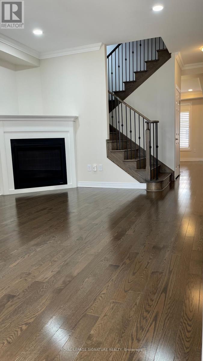 343 North Park Boulevard, Oakville, Ontario  L6M 1P7 - Photo 4 - W12194842