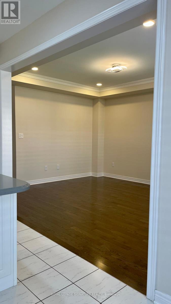 343 North Park Boulevard, Oakville, Ontario  L6M 1P7 - Photo 7 - W12194842
