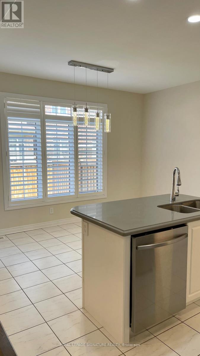 343 North Park Boulevard, Oakville, Ontario  L6M 1P7 - Photo 9 - W12194842