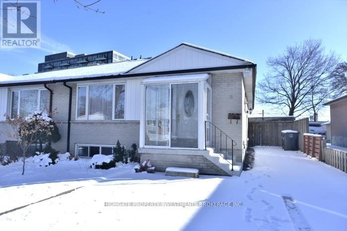 Bsmt - 19 Avondale Boulevard, Brampton, Ontario  L6T 1H1 - Photo 1 - W12194860