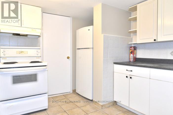 Bsmt - 19 Avondale Boulevard, Brampton, Ontario  L6T 1H1 - Photo 4 - W12194860