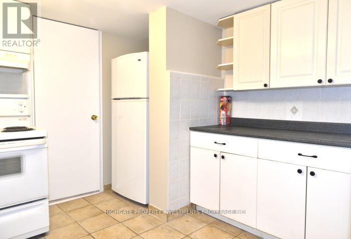 Bsmt - 19 Avondale Boulevard, Brampton, Ontario  L6T 1H1 - Photo 5 - W12194860