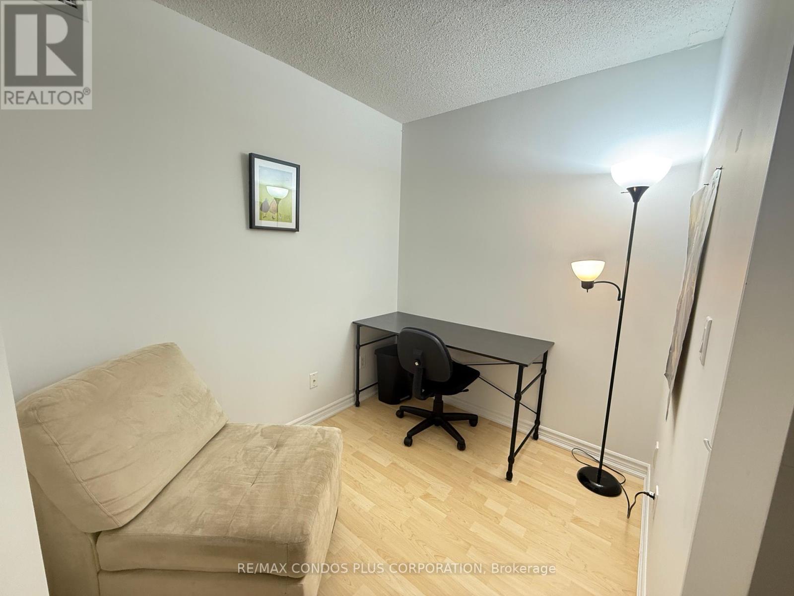 1402 - 761 Bay Street, Toronto, Ontario  M5G 2R2 - Photo 23 - C12117433