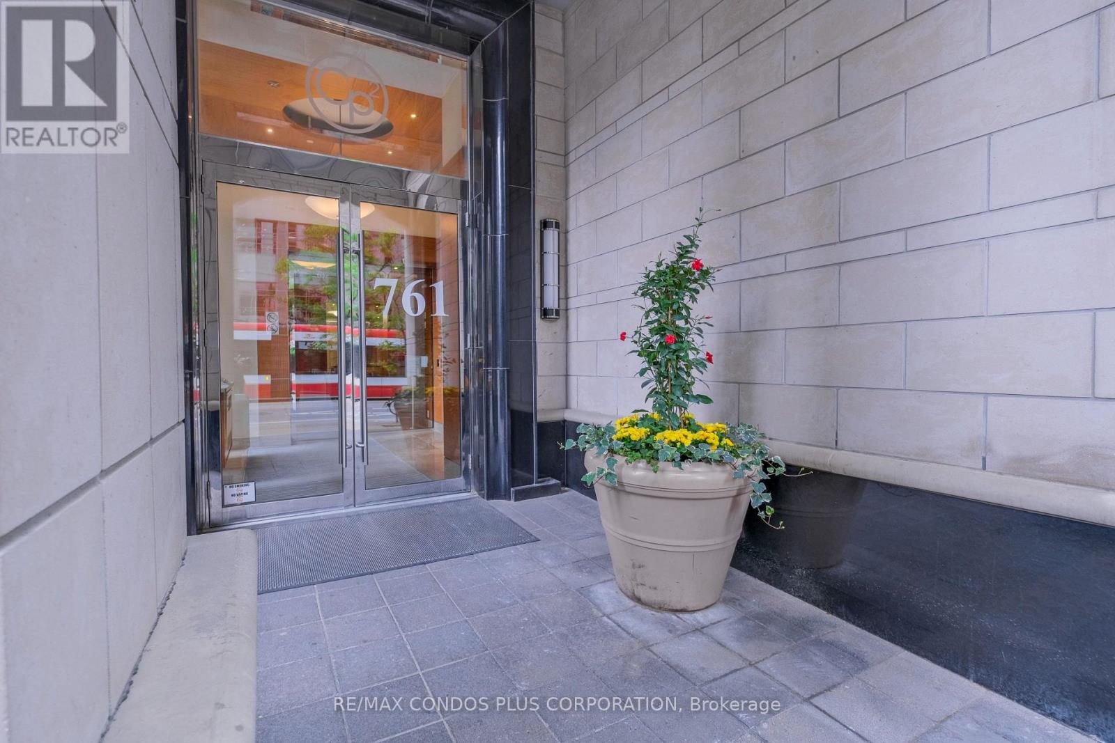 1402 - 761 Bay Street, Toronto, Ontario  M5G 2R2 - Photo 28 - C12117433