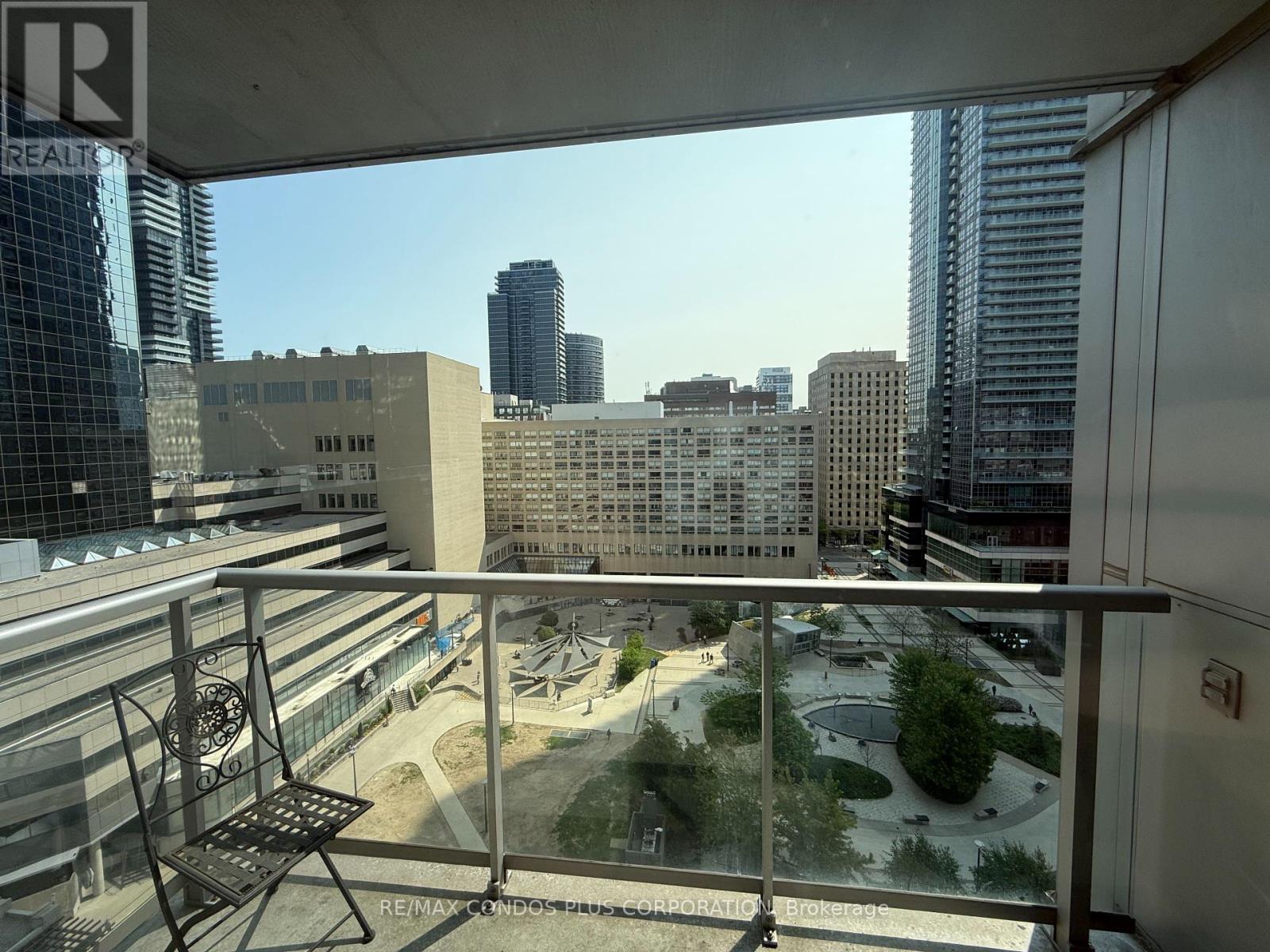 1402 - 761 Bay Street, Toronto, Ontario  M5G 2R2 - Photo 26 - C12117433
