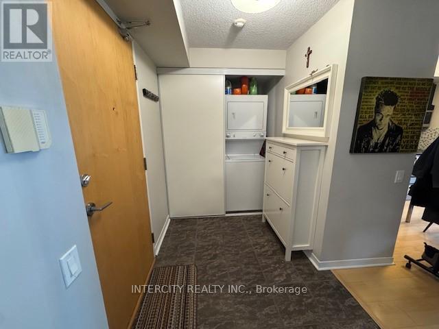 712 - 1050 The Queensway Avenue, Toronto, Ontario  M8Z 0A8 - Photo 6 - W12023031