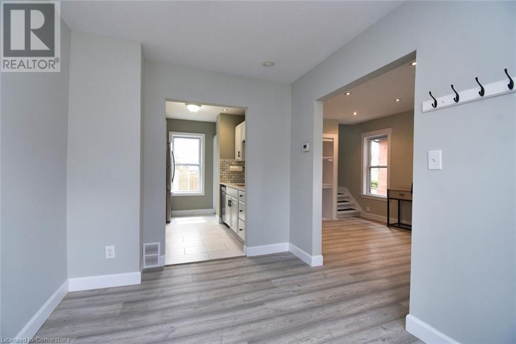 82 Alpine Avenue, Hamilton, Ontario  L9A 1A6 - Photo 8 - 40721293