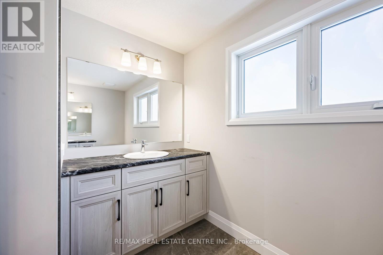 3 Grundy Crescent, East Luther Grand Valley, Ontario  L9W 7S7 - Photo 30 - X12068164
