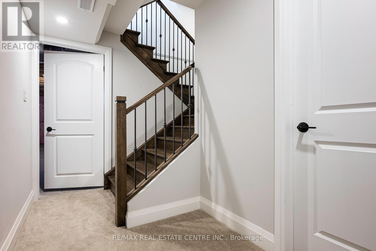 3 Grundy Crescent, East Luther Grand Valley, Ontario  L9W 7S7 - Photo 37 - X12068164