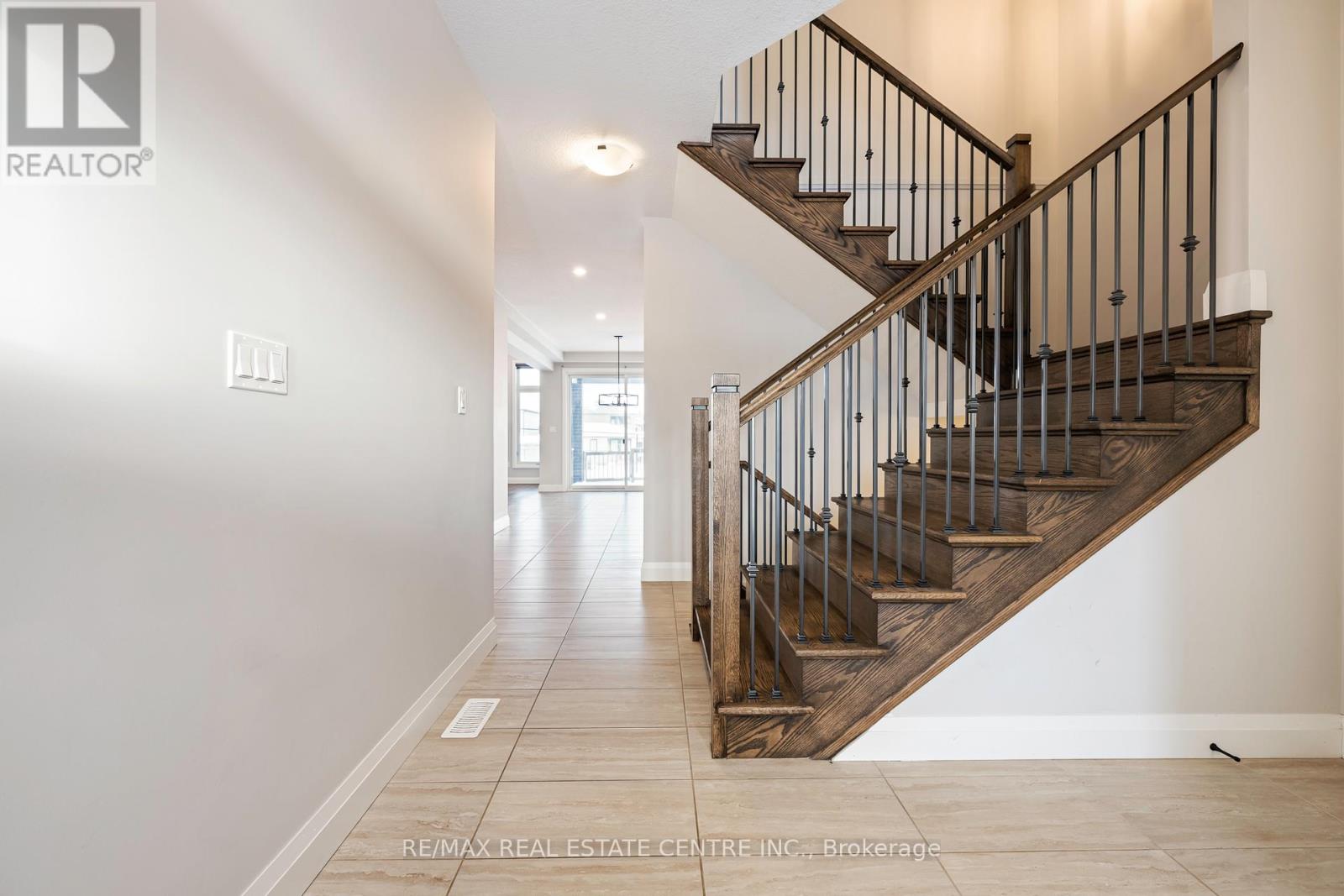 3 Grundy Crescent, East Luther Grand Valley, Ontario  L9W 7S7 - Photo 4 - X12068164