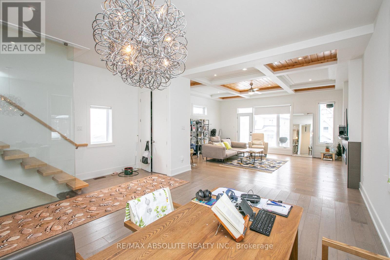 1 - 246 Westhaven Crescent, Ottawa, Ontario  K1Z 7G3 - Photo 4 - X12195104