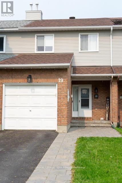 19 Armadale Crescent, Ottawa, Ontario  K2J 4A4 - Photo 1 - X12195113