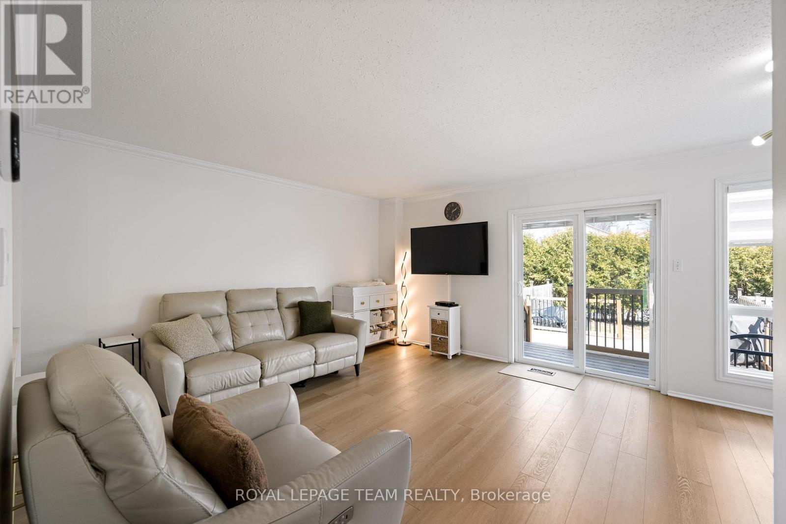 19 Armadale Crescent, Ottawa, Ontario  K2J 4A4 - Photo 11 - X12195113