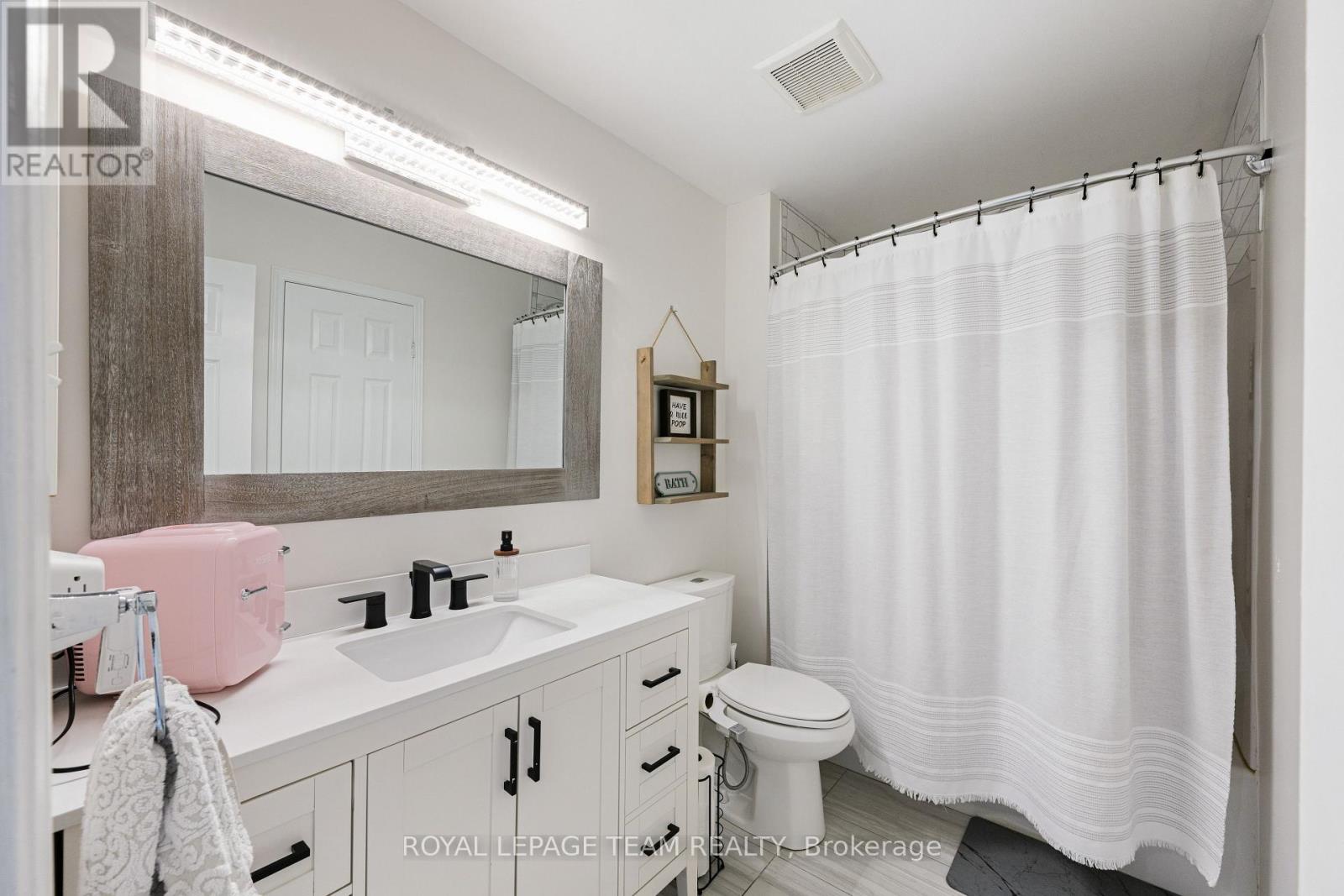 19 Armadale Crescent, Ottawa, Ontario  K2J 4A4 - Photo 18 - X12195113