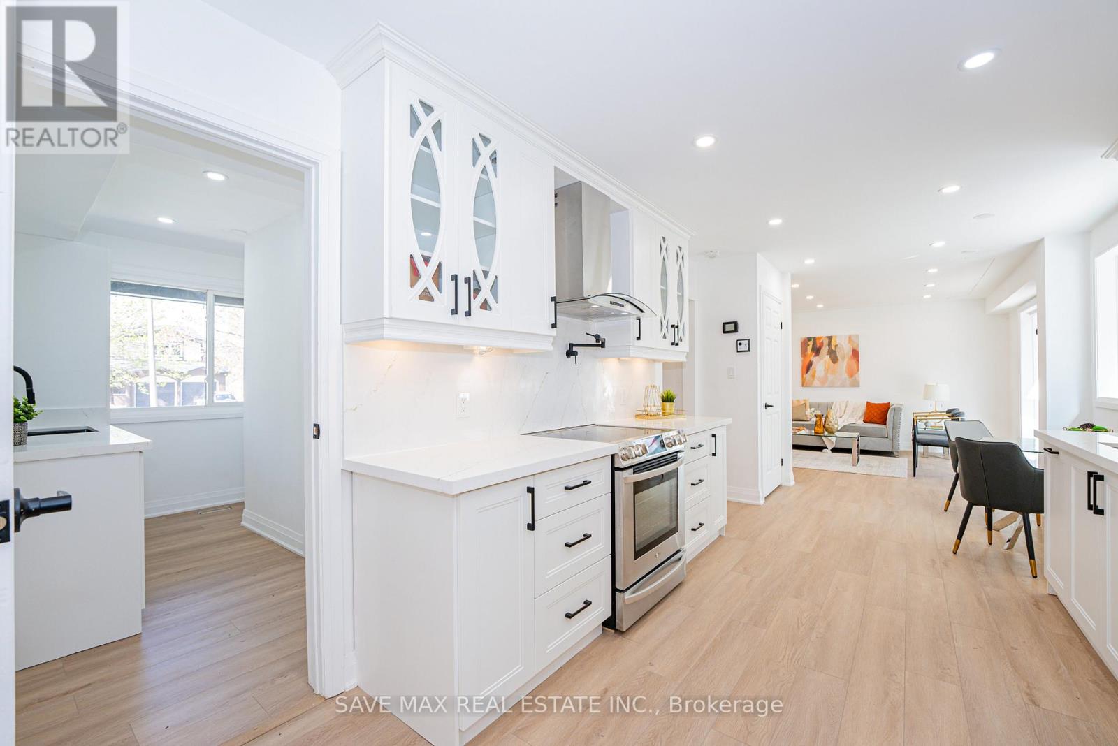 281 Parkmount Drive, Waterloo, Ontario  N2L 5R4 - Photo 11 - X12194835