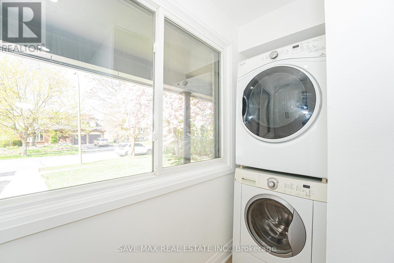 281 Parkmount Drive, Waterloo, Ontario  N2L 5R4 - Photo 16 - X12194835