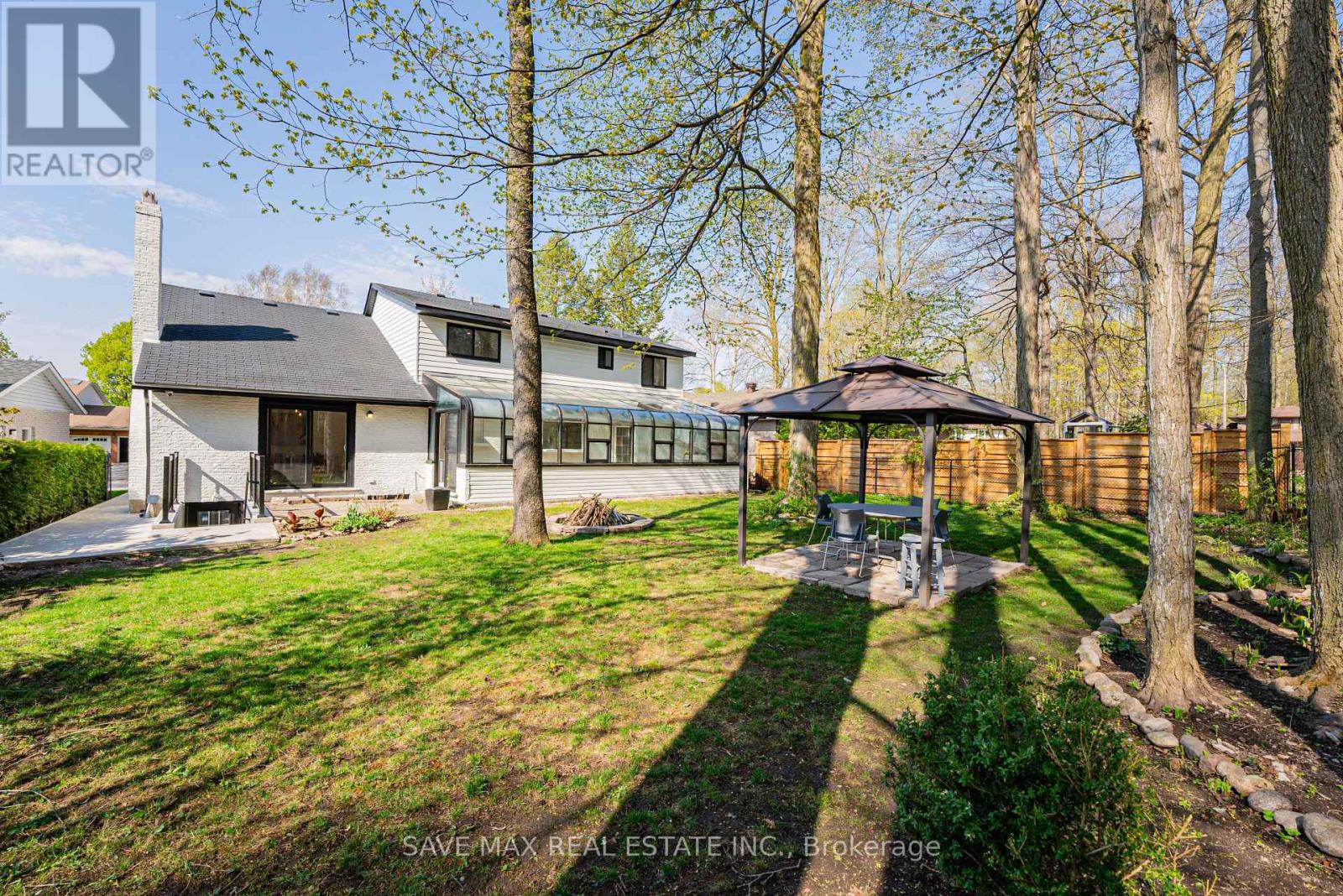 281 Parkmount Drive, Waterloo, Ontario  N2L 5R4 - Photo 43 - X12194835