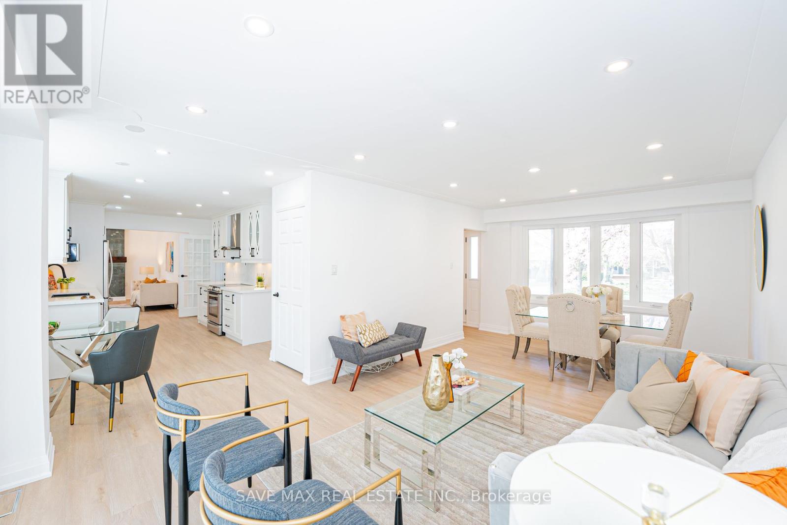 281 Parkmount Drive, Waterloo, Ontario  N2L 5R4 - Photo 6 - X12194835