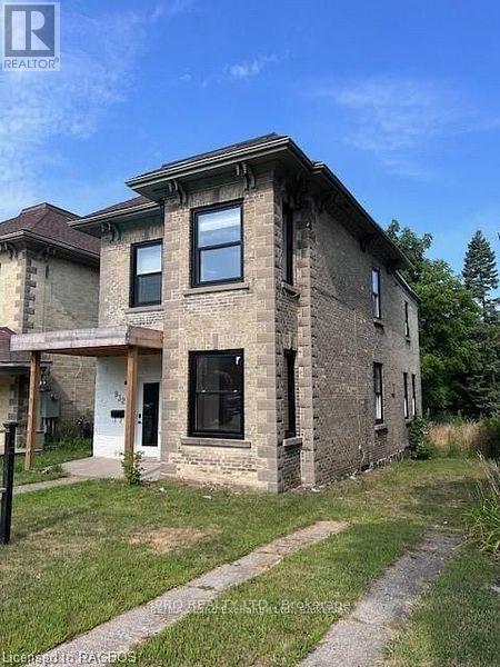 932 Queen Street W, Kincardine, Ontario  N2Z 2Y2 - Photo 1 - X12194903