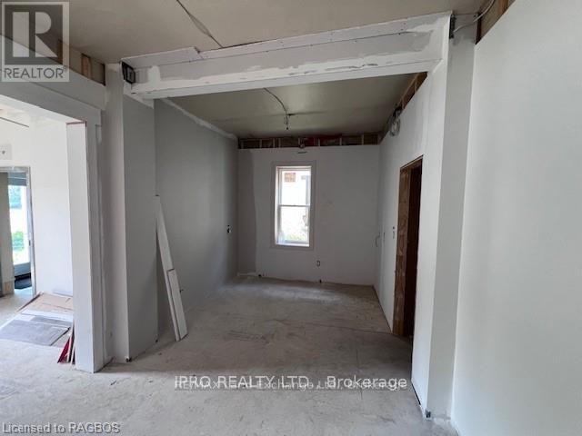 932 Queen Street W, Kincardine, Ontario  N2Z 2Y2 - Photo 13 - X12194903