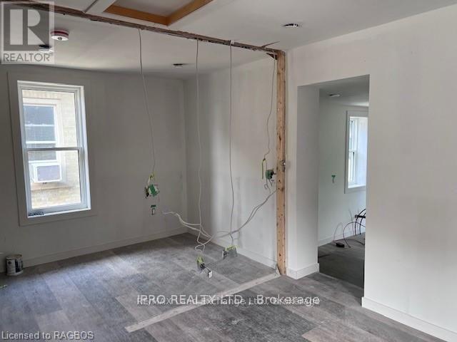 932 Queen Street W, Kincardine, Ontario  N2Z 2Y2 - Photo 19 - X12194903