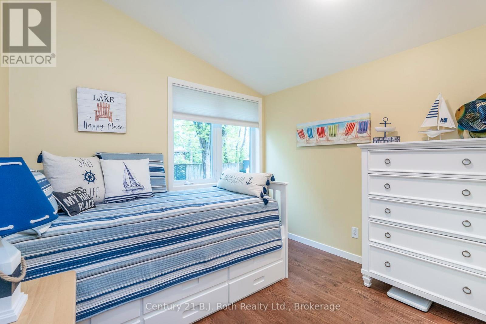 24 Wilcox Road, Tay, Ontario  L0K 2C0 - Photo 16 - S12194926