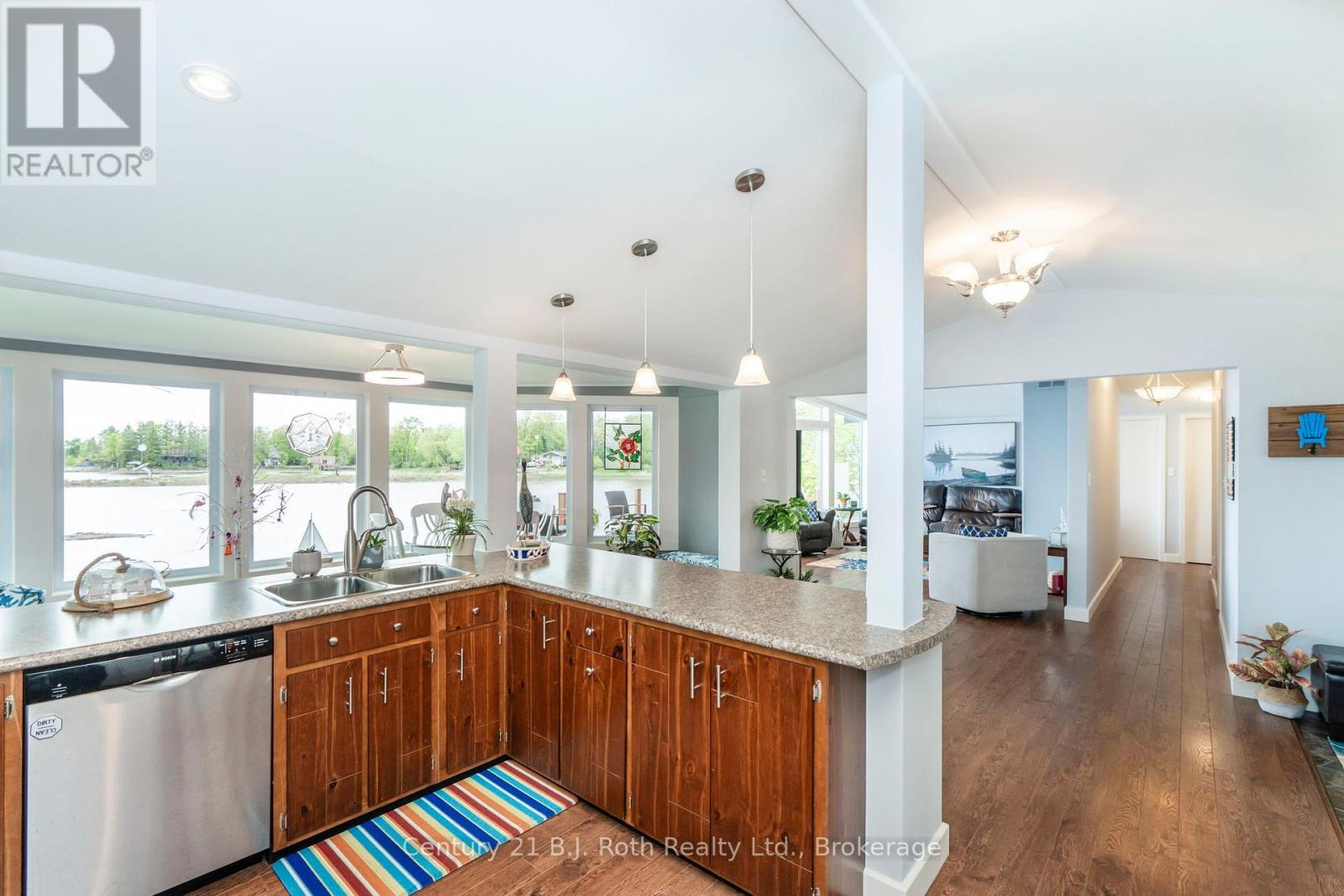 24 Wilcox Road, Tay, Ontario  L0K 2C0 - Photo 7 - S12194926