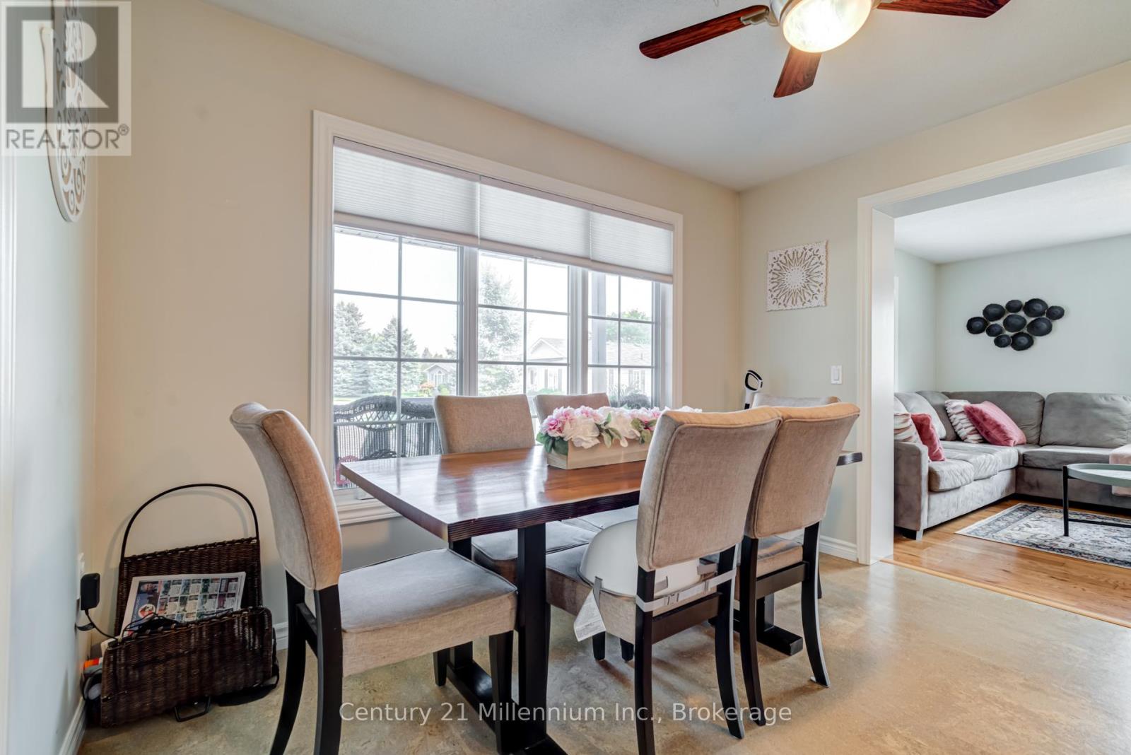61 Pennsylvania Avenue S, Wasaga Beach, Ontario  L9Z 3A8 - Photo 10 - S12194991