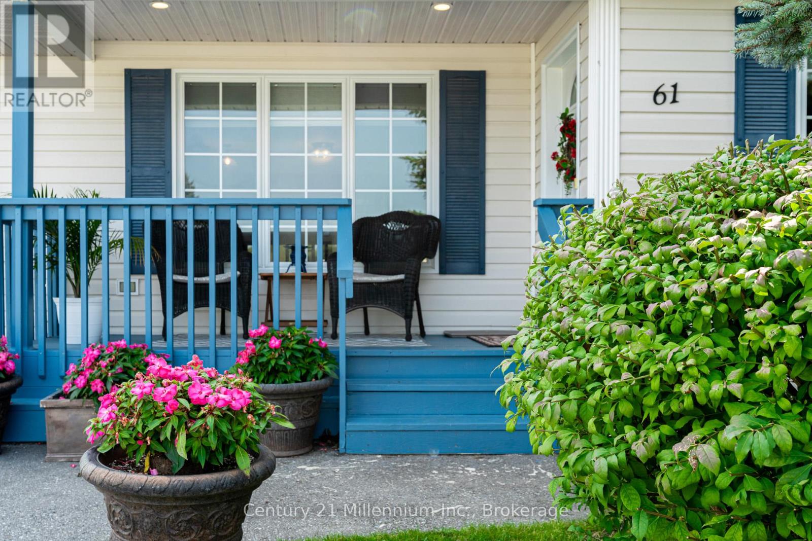 61 Pennsylvania Avenue S, Wasaga Beach, Ontario  L9Z 3A8 - Photo 4 - S12194991