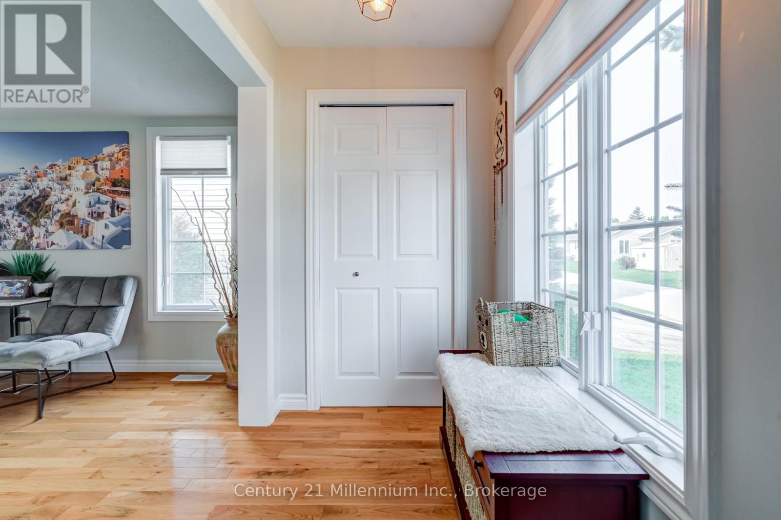 61 Pennsylvania Avenue S, Wasaga Beach, Ontario  L9Z 3A8 - Photo 6 - S12194991