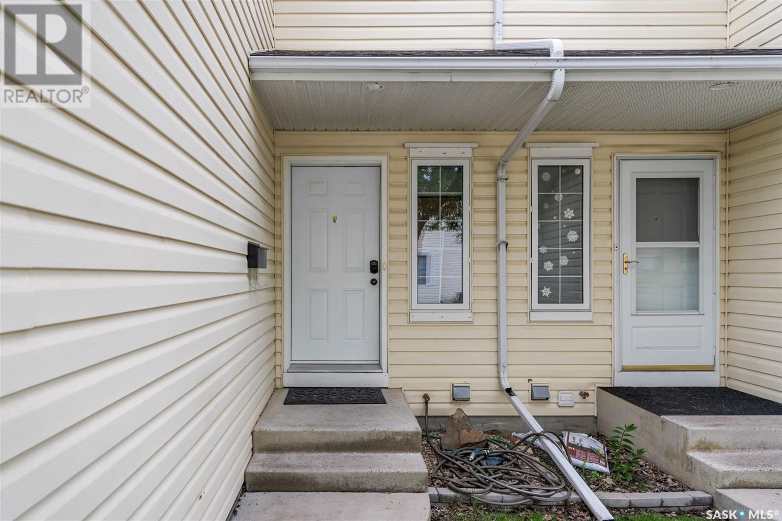 Property at 10 111 Fairbrother CRESCENT image 4