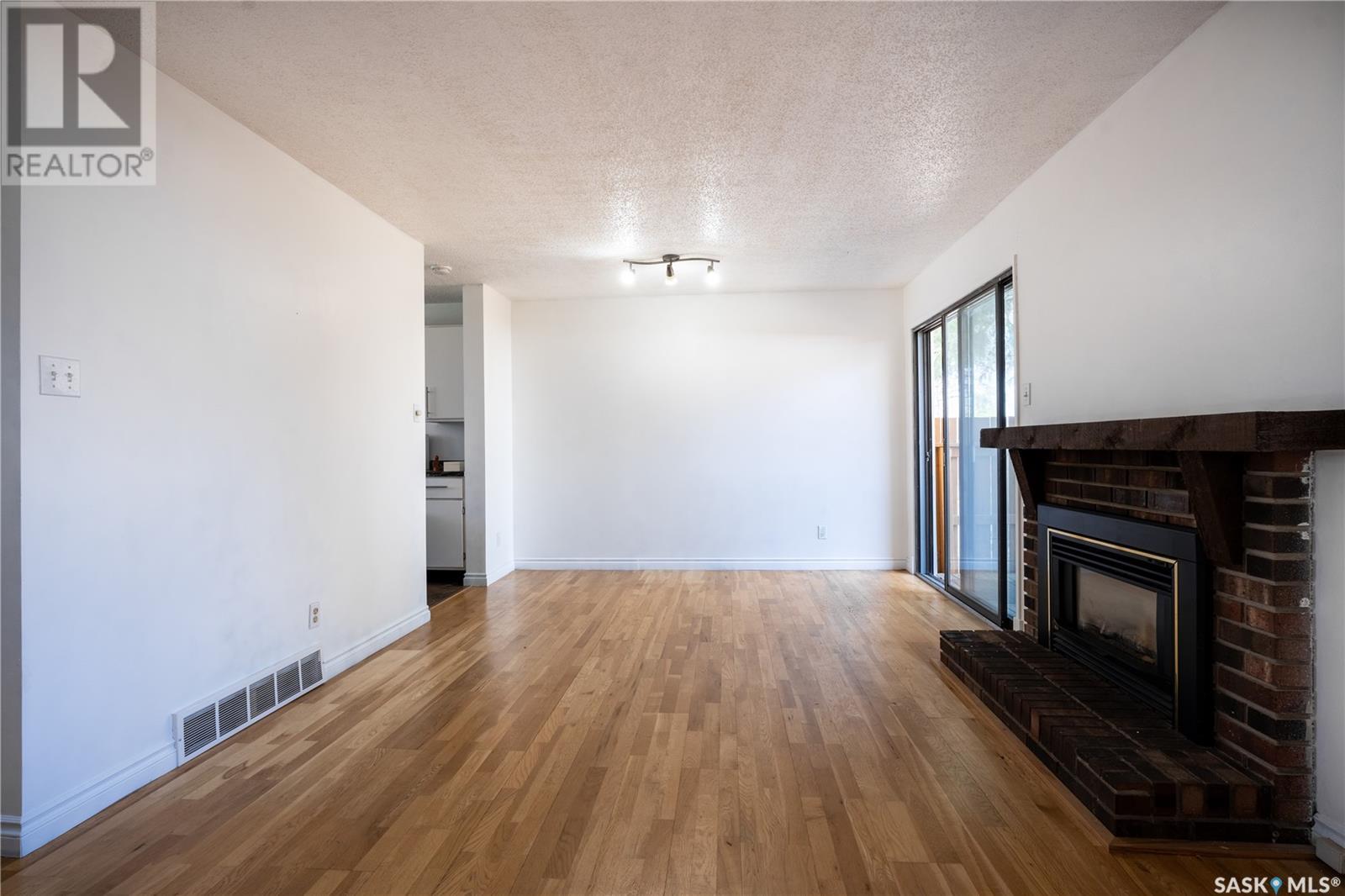 46 330 Haight Crescent, Saskatoon, Saskatchewan  S7H 4V9 - Photo 4 - SK008179