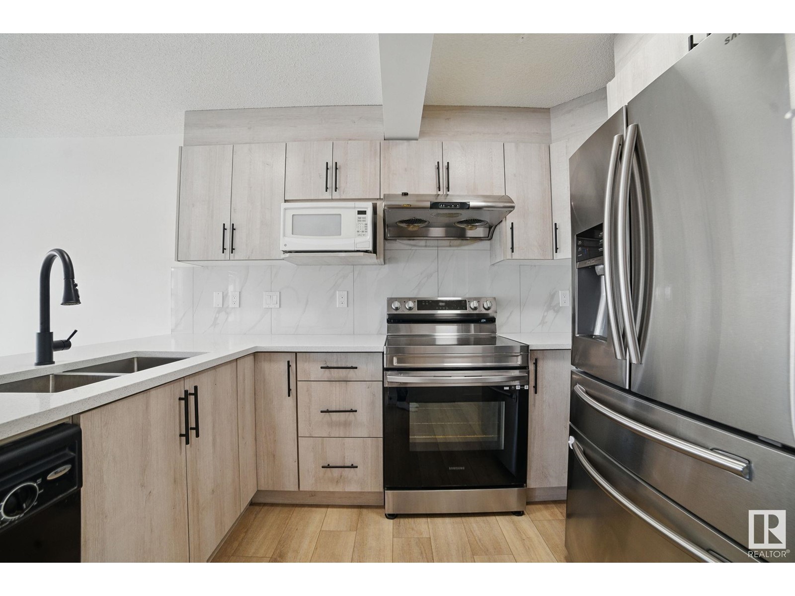 1826 35 Av Nw, Edmonton, Alberta  T6T 1Y9 - Photo 8 - E4440243