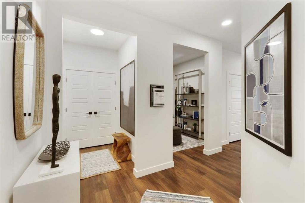 Property at 739 Langley Terrace SE image 3