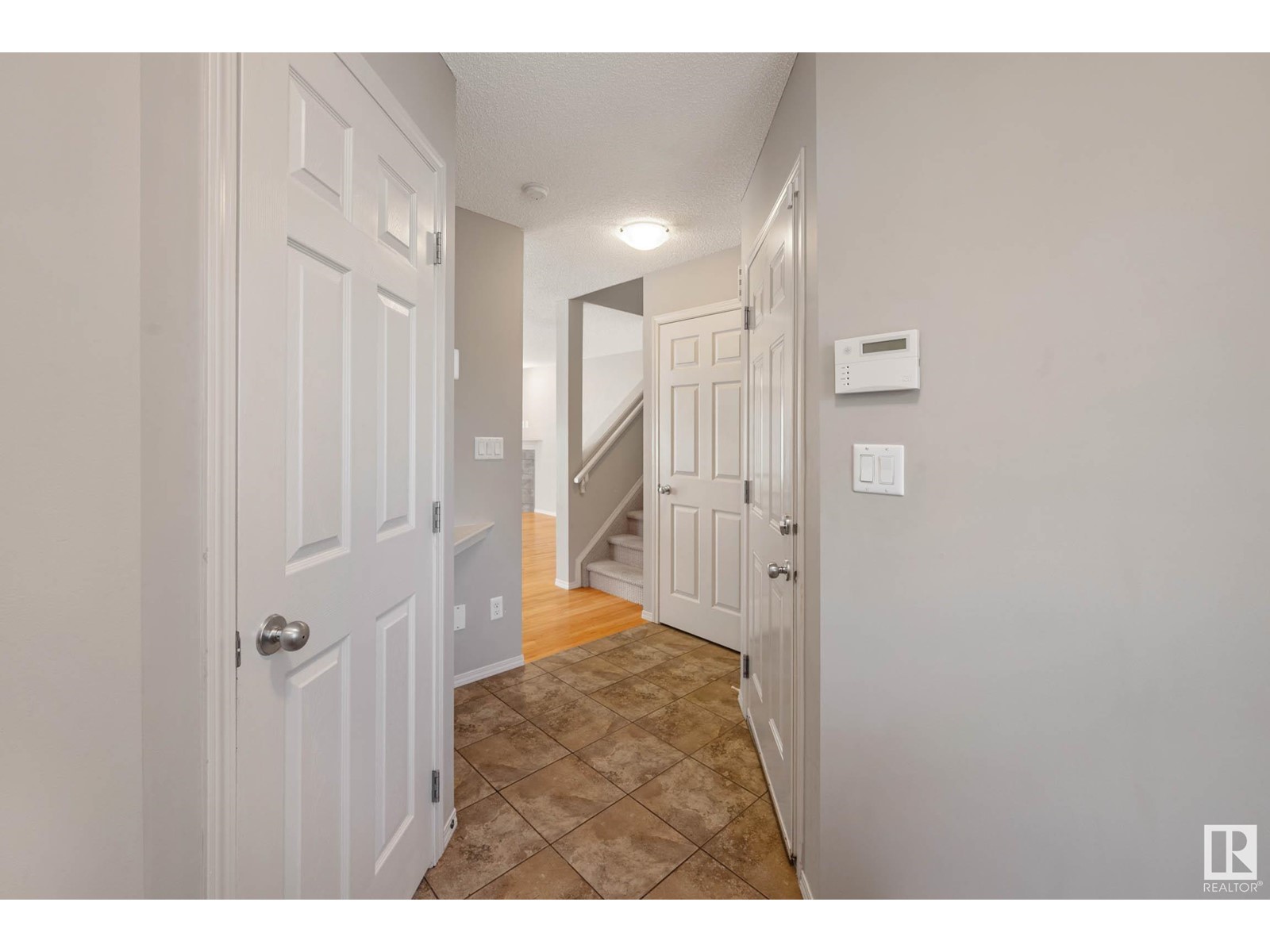 #18 1730 Leger Gate Ga Nw, Edmonton, Alberta  T6R 0R3 - Photo 5 - E4440245