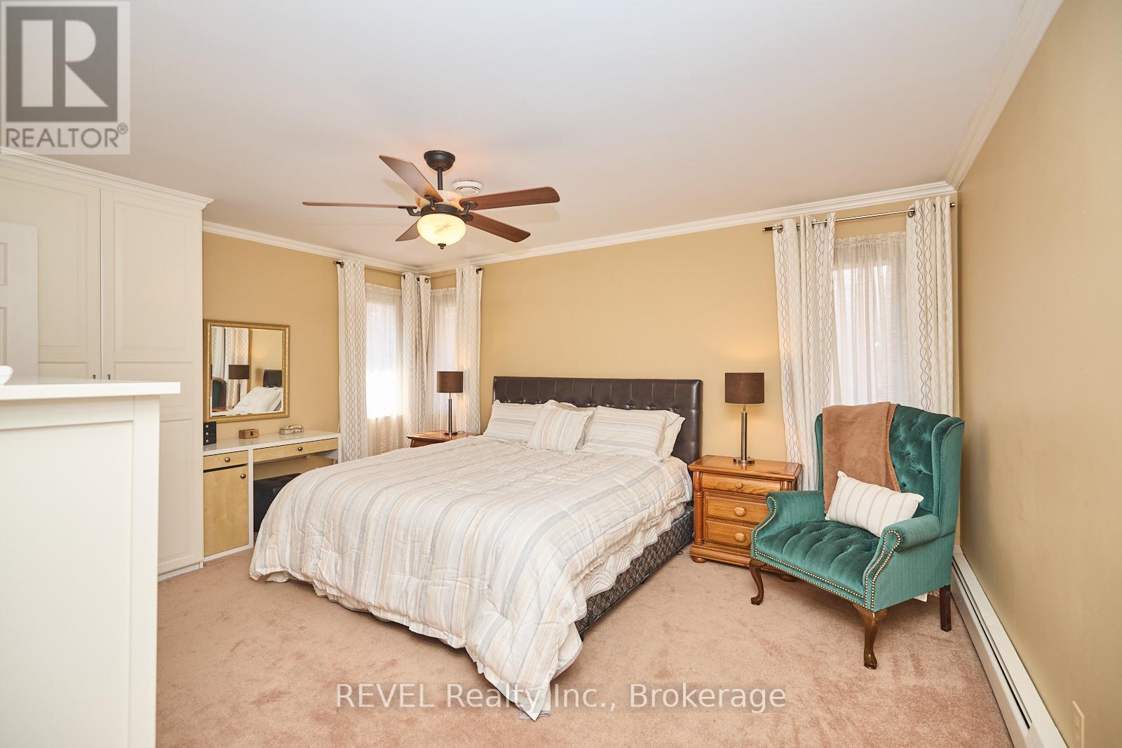 1121 Pettit Road, Fort Erie (Crescent Park), Ontario  L2A 5A2 - Photo 24 - X12195211