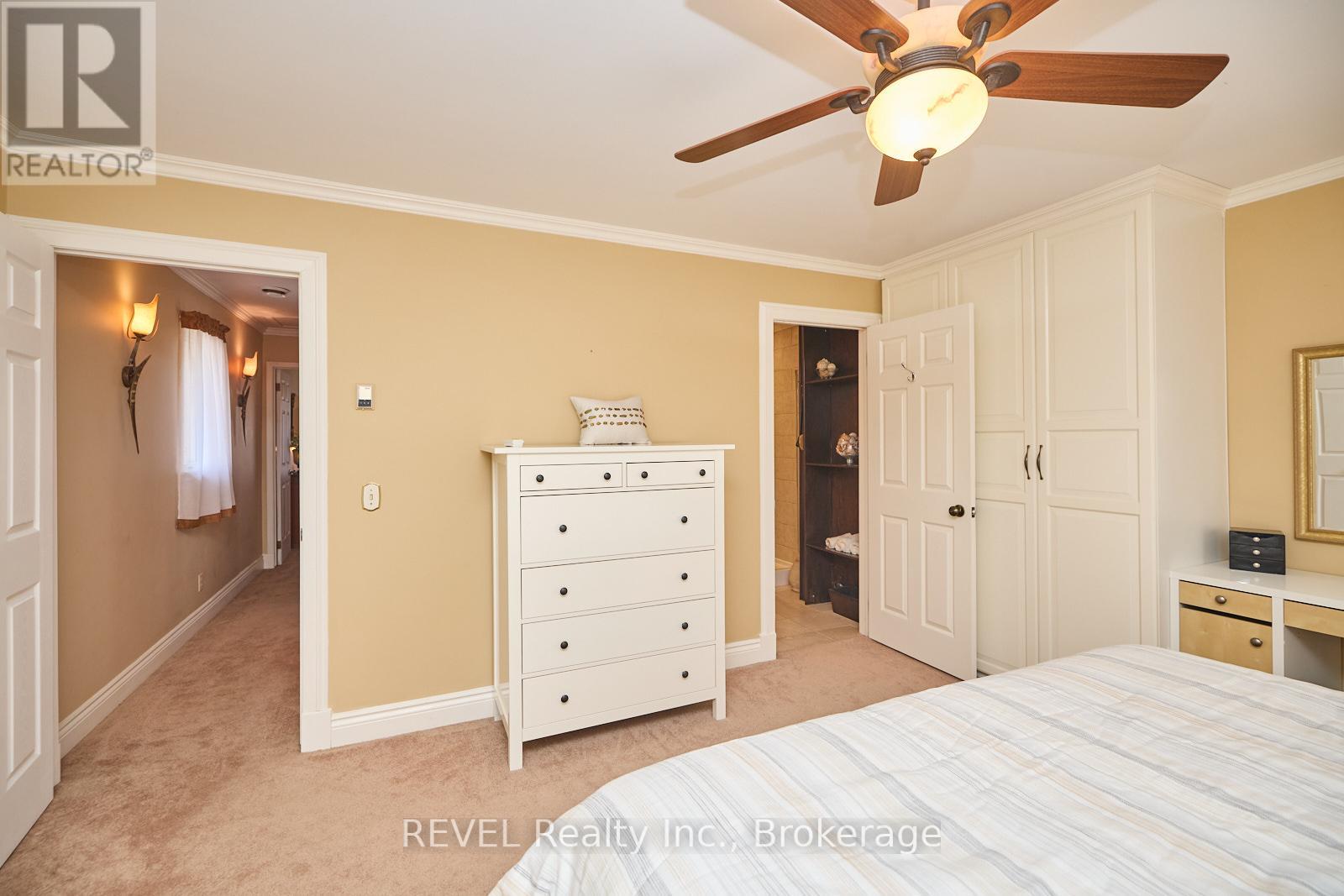 1121 Pettit Road, Fort Erie (Crescent Park), Ontario  L2A 5A2 - Photo 25 - X12195211