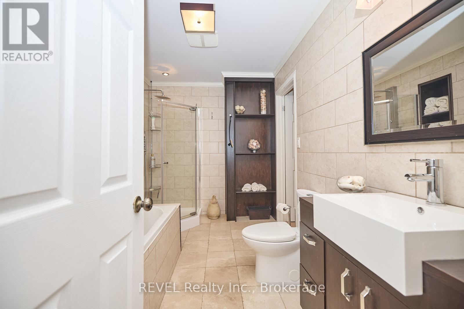 1121 Pettit Road, Fort Erie (Crescent Park), Ontario  L2A 5A2 - Photo 26 - X12195211