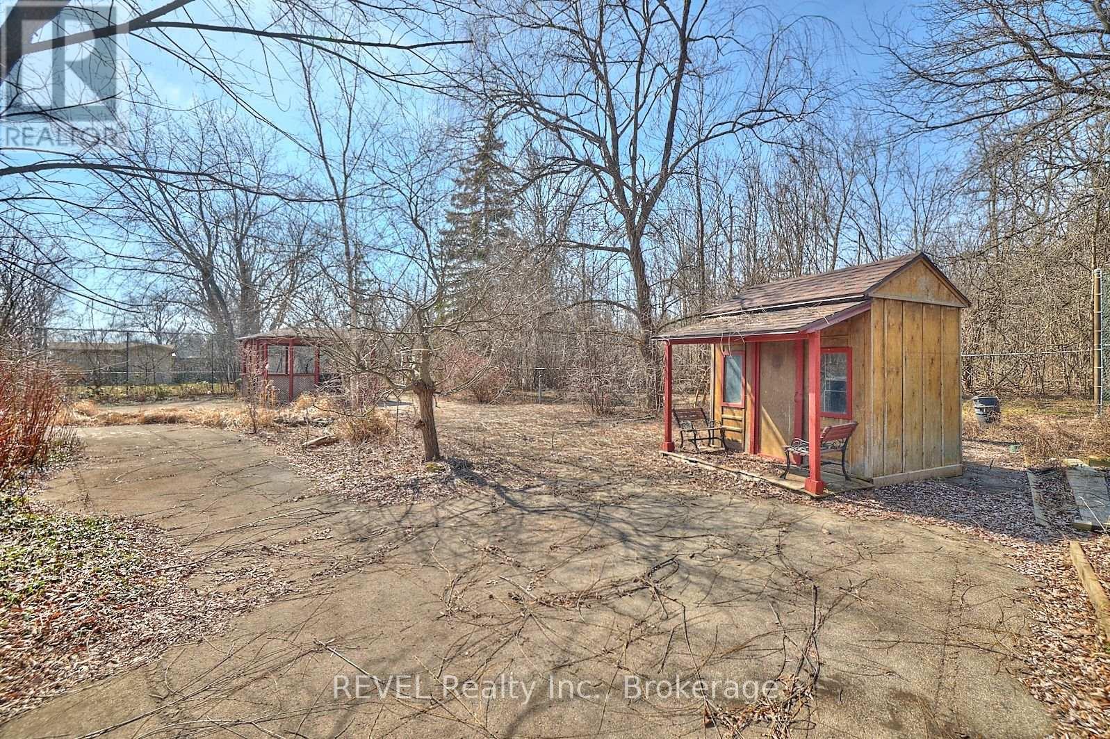 1121 Pettit Road, Fort Erie (Crescent Park), Ontario  L2A 5A2 - Photo 37 - X12195211