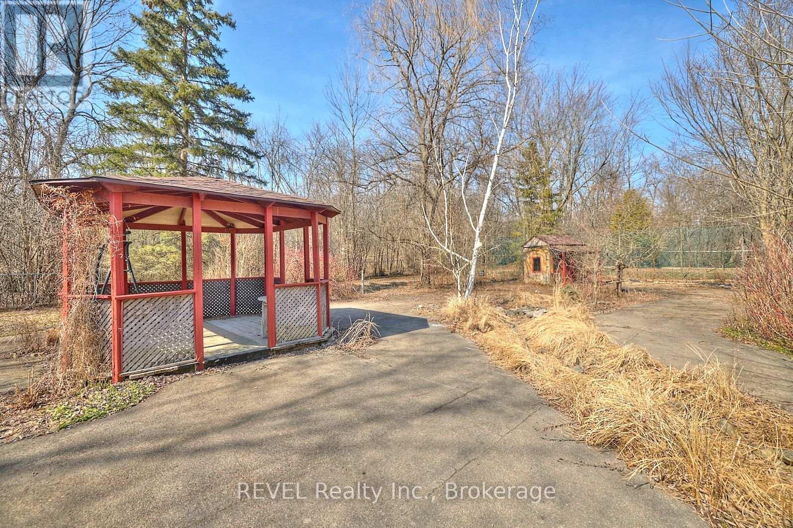 1121 Pettit Road, Fort Erie (Crescent Park), Ontario  L2A 5A2 - Photo 38 - X12195211