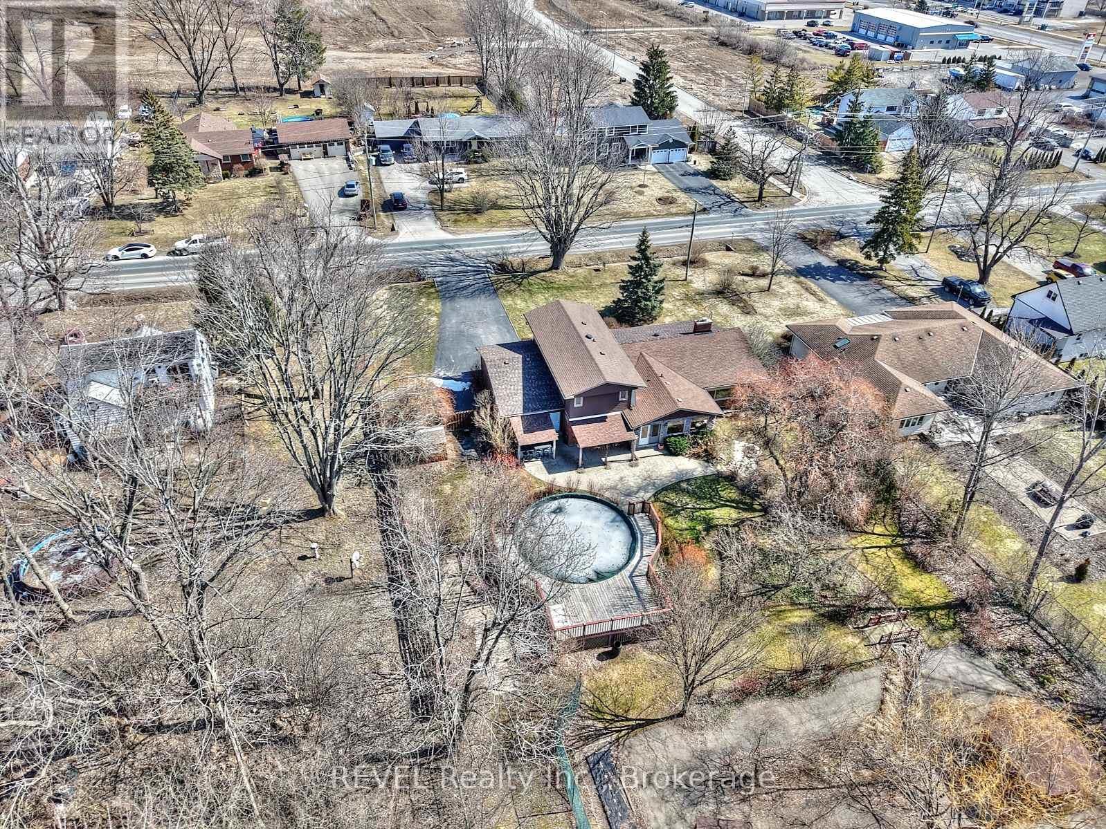 1121 Pettit Road, Fort Erie (Crescent Park), Ontario  L2A 5A2 - Photo 42 - X12195211