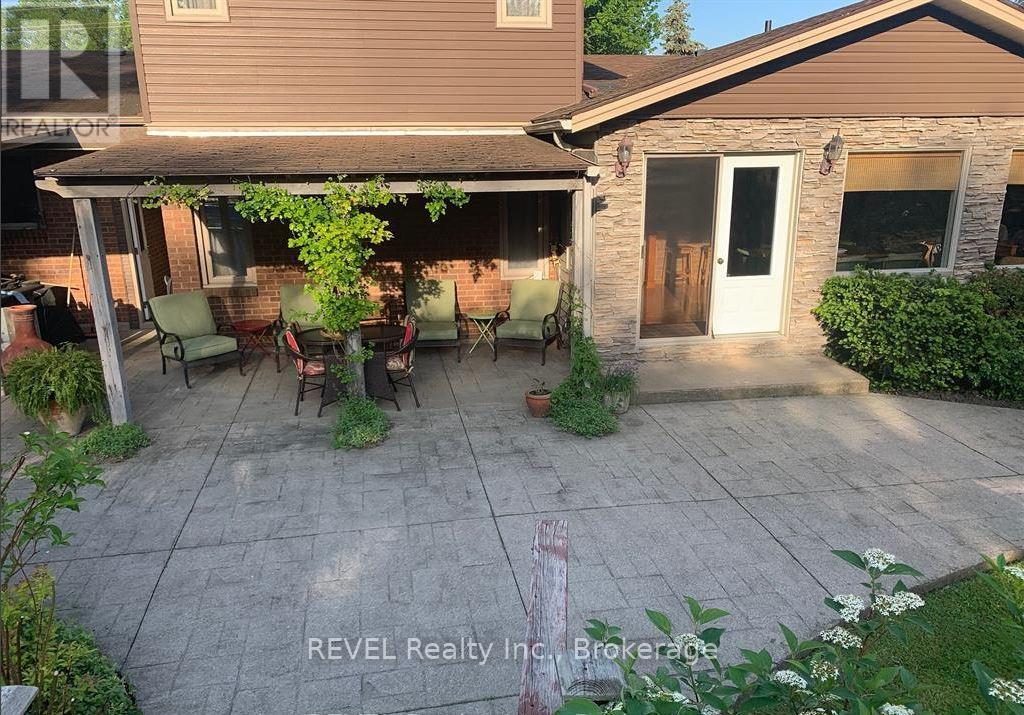 1121 Pettit Road, Fort Erie (Crescent Park), Ontario  L2A 5A2 - Photo 43 - X12195211