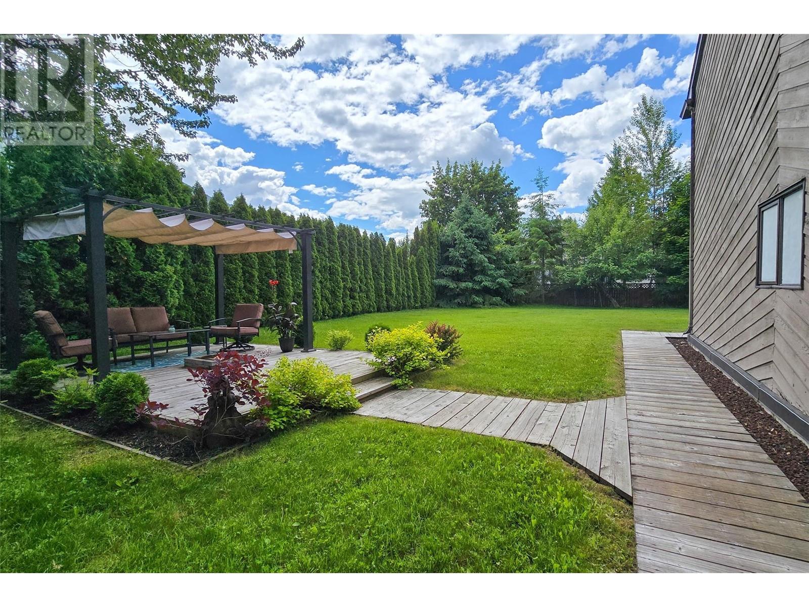 Property at 1559 Mckinnon Road image 3