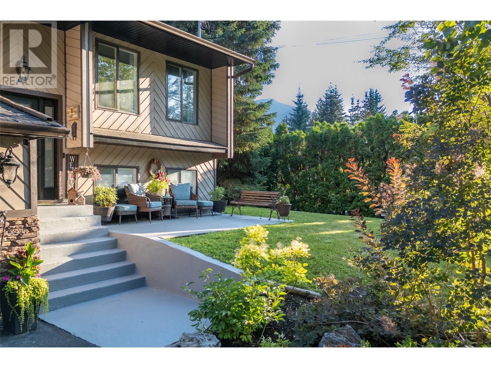 Property at 1559 Mckinnon Road image 2